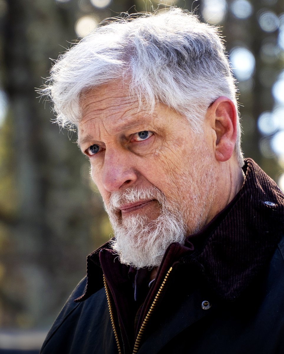 DCU_Direct's tweet photo. BREAKING: Actor Clancy Brown has been cast as Gotham crime boss Salvatore Maroni in THE PENGUIN's HBO Max series! Full details: https://t.co/H9Qpv0iSVl https://t.co/bb42V9JLTE