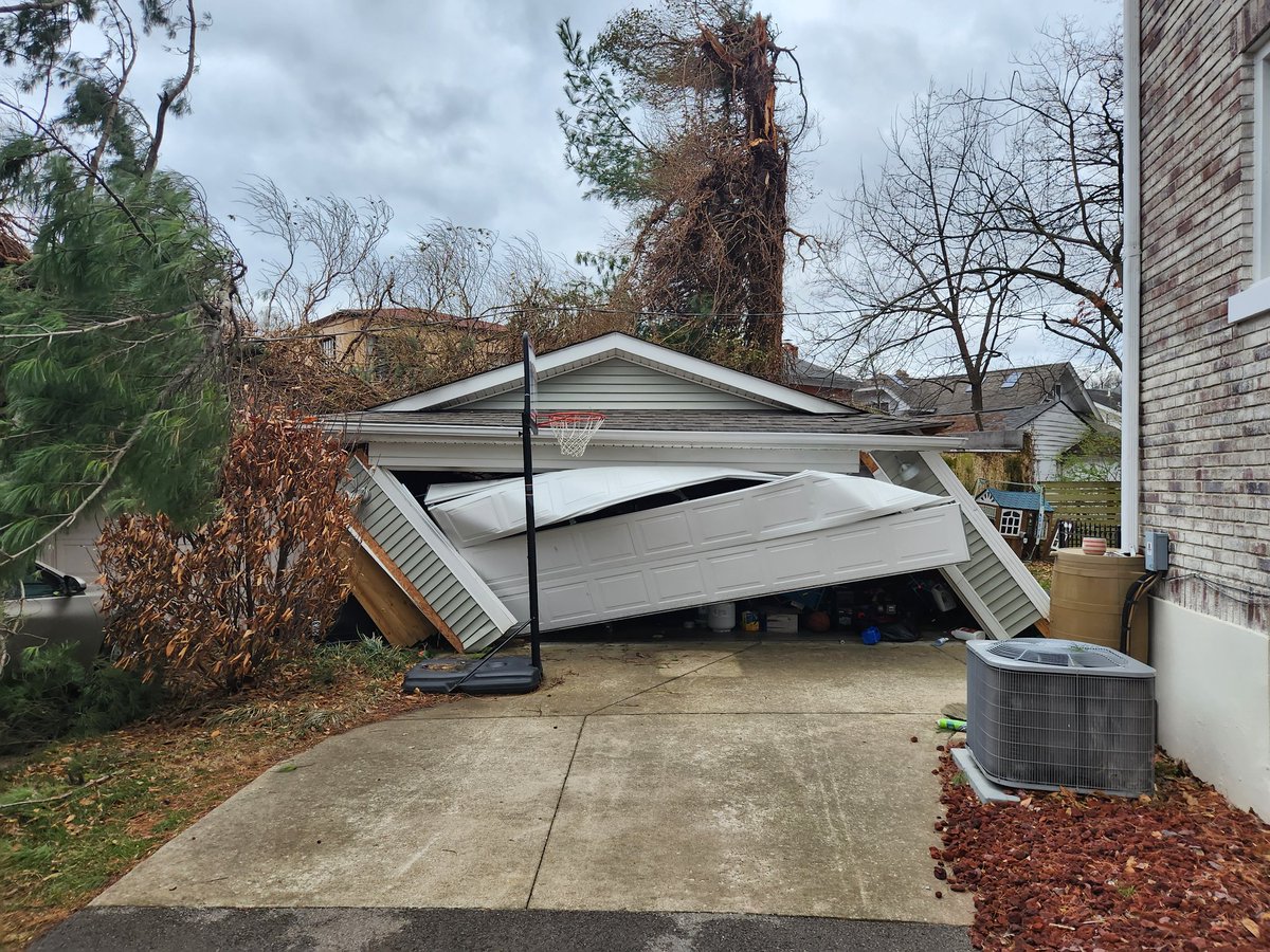 No joke winds in Louisville