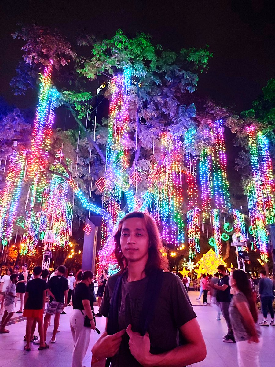 'The holographic lightworks here at Ayala Triangle Gardens !
'WATCH it here 👇👇👇👇👇
youtu.be/VTppVxs07v4

#FestivalOfLights
#ComeHomeToChristmasAtMakati 
#ITAllHappensInMakati
#MakeItHappen
#MakeItMakati