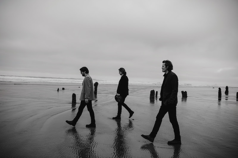 Montreal's <a href="/halfmoonrun/">Half Moon Run</a> returns with a new single, "You Can Let Go," along with a music video to accompany the release! Learn more at #CanadianBeats now and see upcoming tour dates! canadianbeats.ca/2023/03/03/hal… <a href="/julieboothster/">Julie Booth</a> <a href="/BMG/">BMG</a>