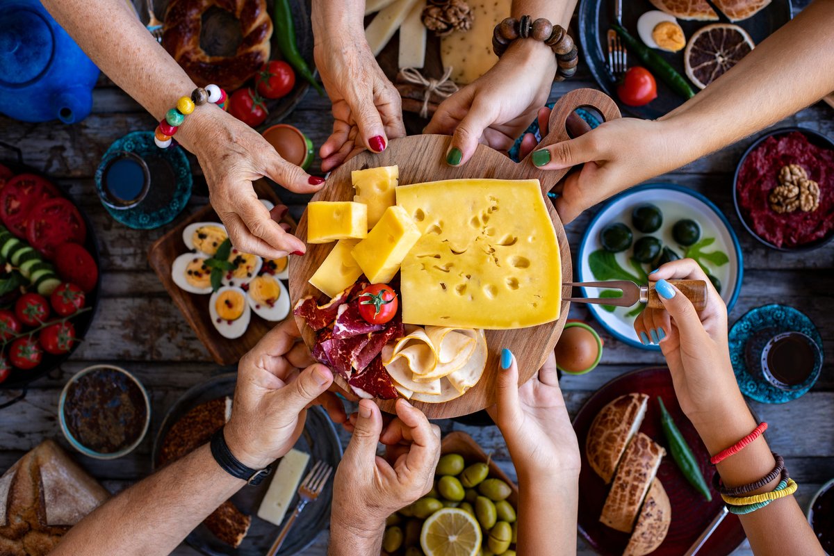 Covington2thDr's tweet photo. Cheese is good for you. Our teeth need the calcium and phosphorus to keep enamel strong and to balance the overall pH level in our mouths. 
So, Munch on mozzarella and choose cheddar knowing you're doing more than just enjoying a snack; you're following dentists' orders. 😉 https://t.co/KMP194xPIi
