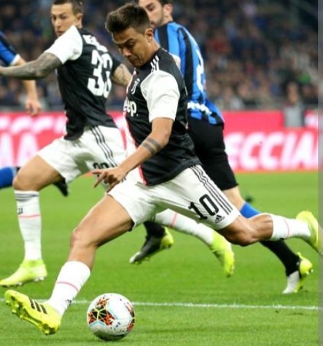 JU29ROTEAM's tweet image. Oggi volevano che si parlasse di Dybala.
Chi non lo ha fatto, ha vinto.
Chi lo ha fatto, ha perso, ma può rimediare prontamente con una #disdettaSkyDazn