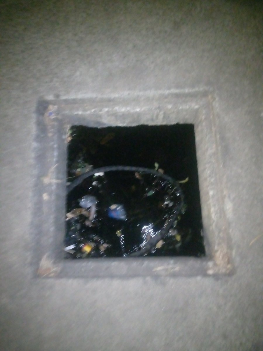 BDrinkup's tweet photo. The pavement which leads to Ridge Bus Stop, Accra, has open drainages without metal grates which pose accidental threats to passersby.
As though not enough,these drainages have become a reservoir for rubbish and dirty stagnant water which brings its health implications. https://t.co/Ii0wM20XQB