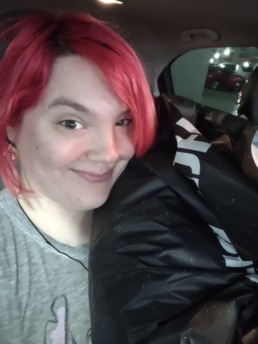 Wolfsong996's tweet image. Update on the team Jacob bag.....I got it. #teamjacob #Twilight #minibackpack #hottopic #middleschoolmeishappy #healingmyinnerchild #worthit