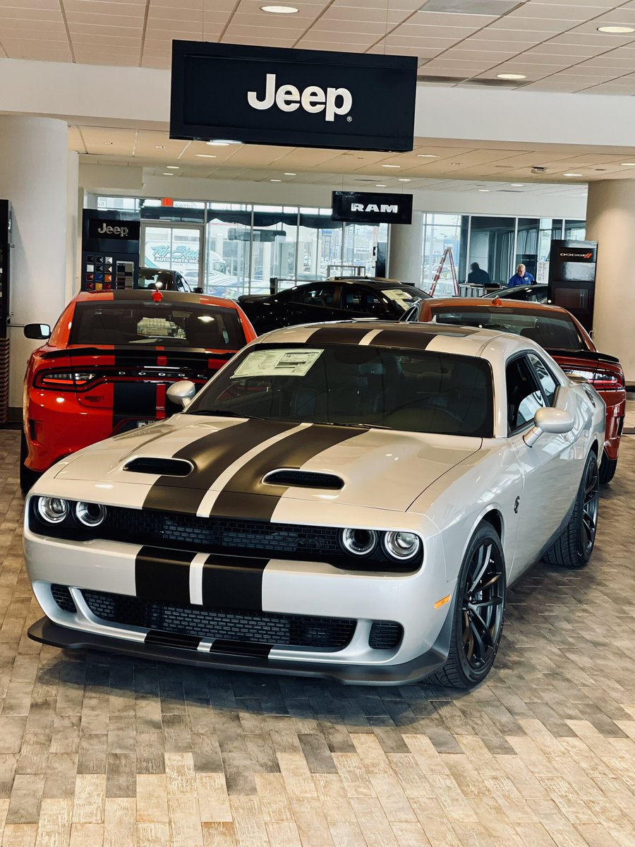 iboughtfromkev's tweet photo. 2023 #DodgeChallenger #Hellcat #Jailbreak Available‼️ Message me for more info..- #iboughtfromkev https://t.co/ncnBhRJOtZ