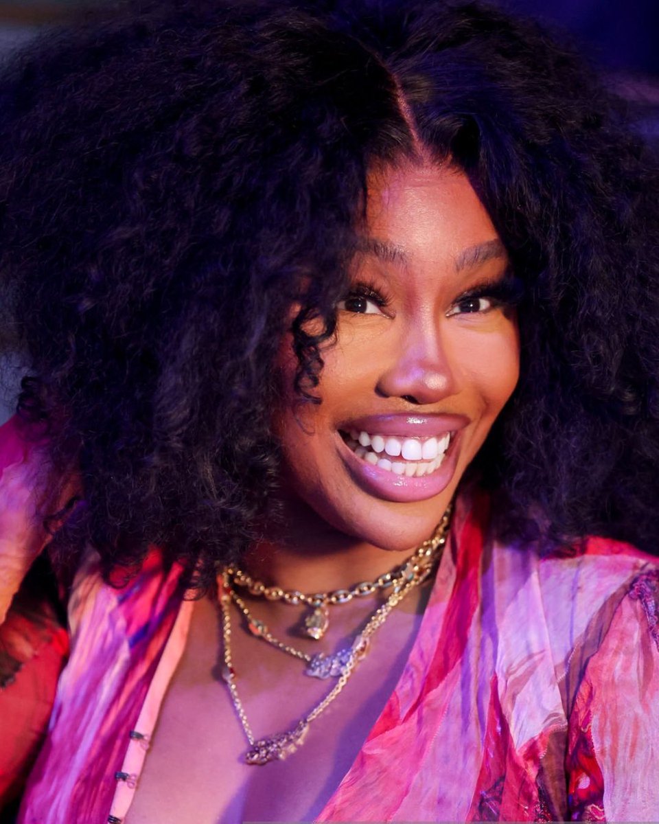 szaforyou's tweet photo. SZA at Billboard Women In Music. 💖💐 #BBWomenInMusic https://t.co/SGJsPQuIat