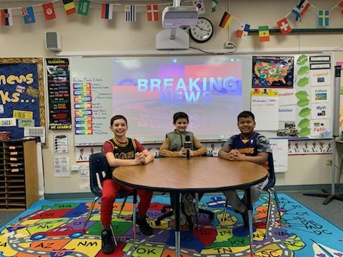 Guategirl1122's tweet photo. DL 4th grade students become News reporters as they report on Natural disasters for their Performnace task in Science. They enjoyed preparing their final product. Great job! @maestrajenn4th #Dual158 #Dual #Biliteracy https://t.co/zFZWwlnzi6