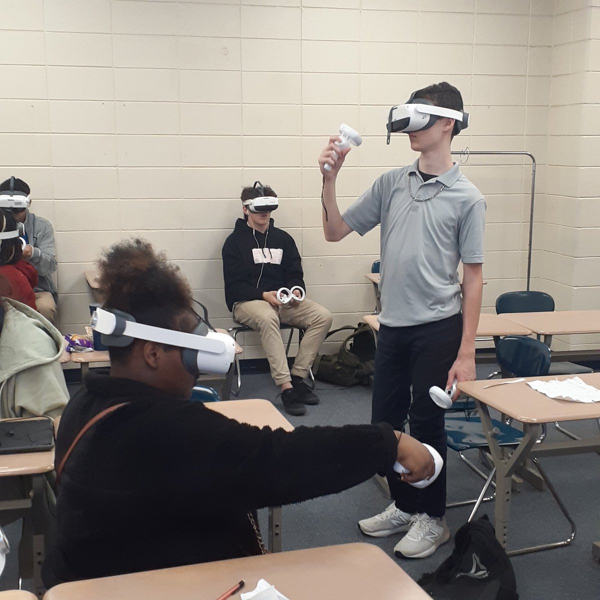 littlesabine1's tweet photo. VIRTUAL REALITY MAKING ALGEBRA FUN #engagment #discover #funlesson https://t.co/0EjMWmiGlu