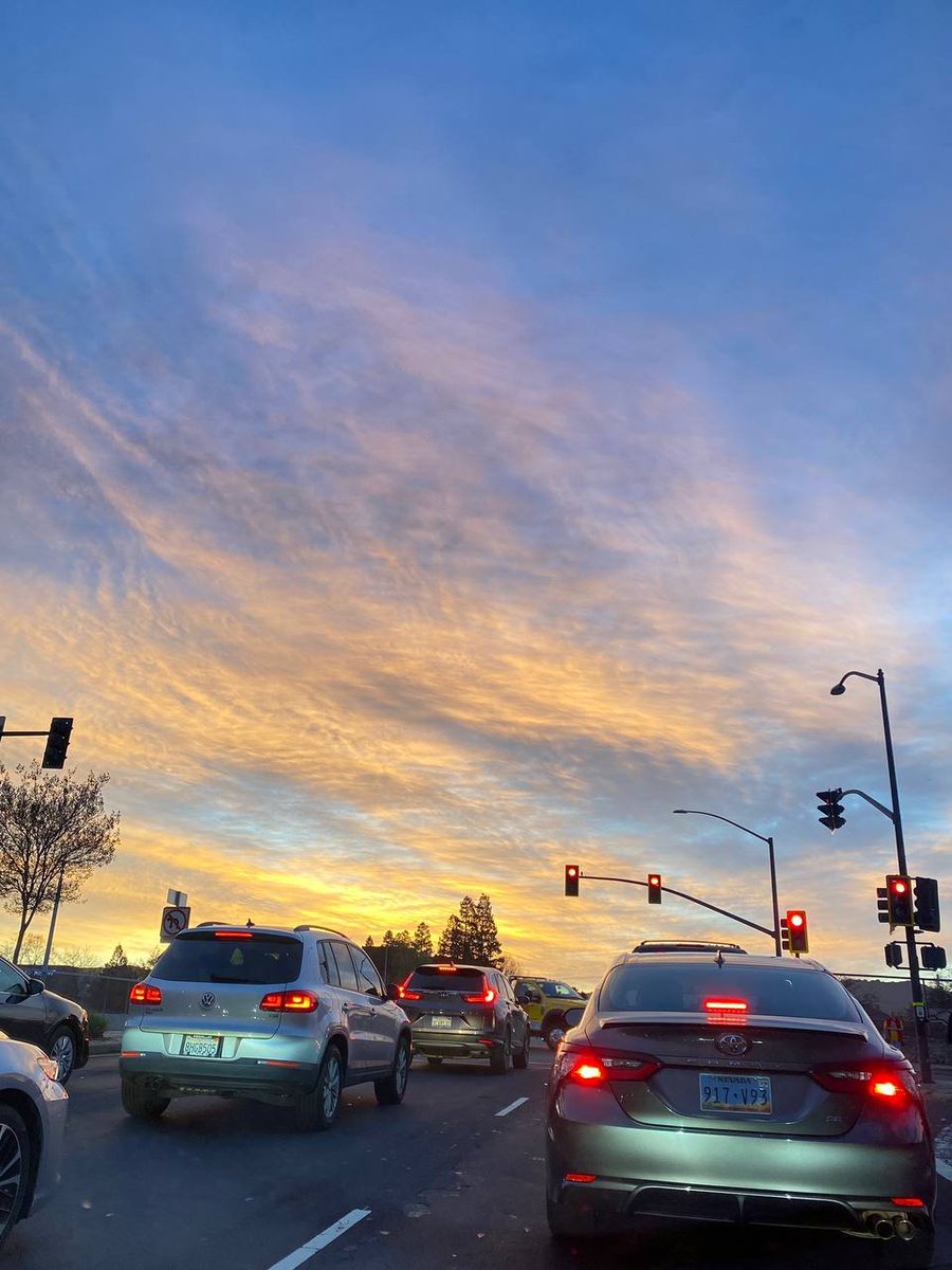 GabriMeyer's tweet photo. Beautiful Sunset🌆 https://t.co/S6tTqtKwd1