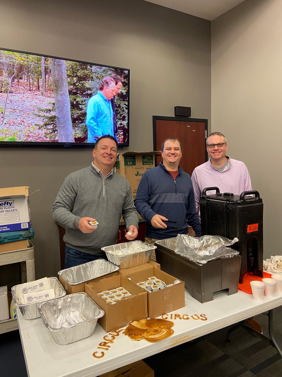 advisorsexcel's tweet photo. We are grateful for each of our employees! The best day for the best employees! Thank you to our awesome team at AE. You make the difference!
#OneAE #EmployeeAppreciationDay https://t.co/oece5UO9YP