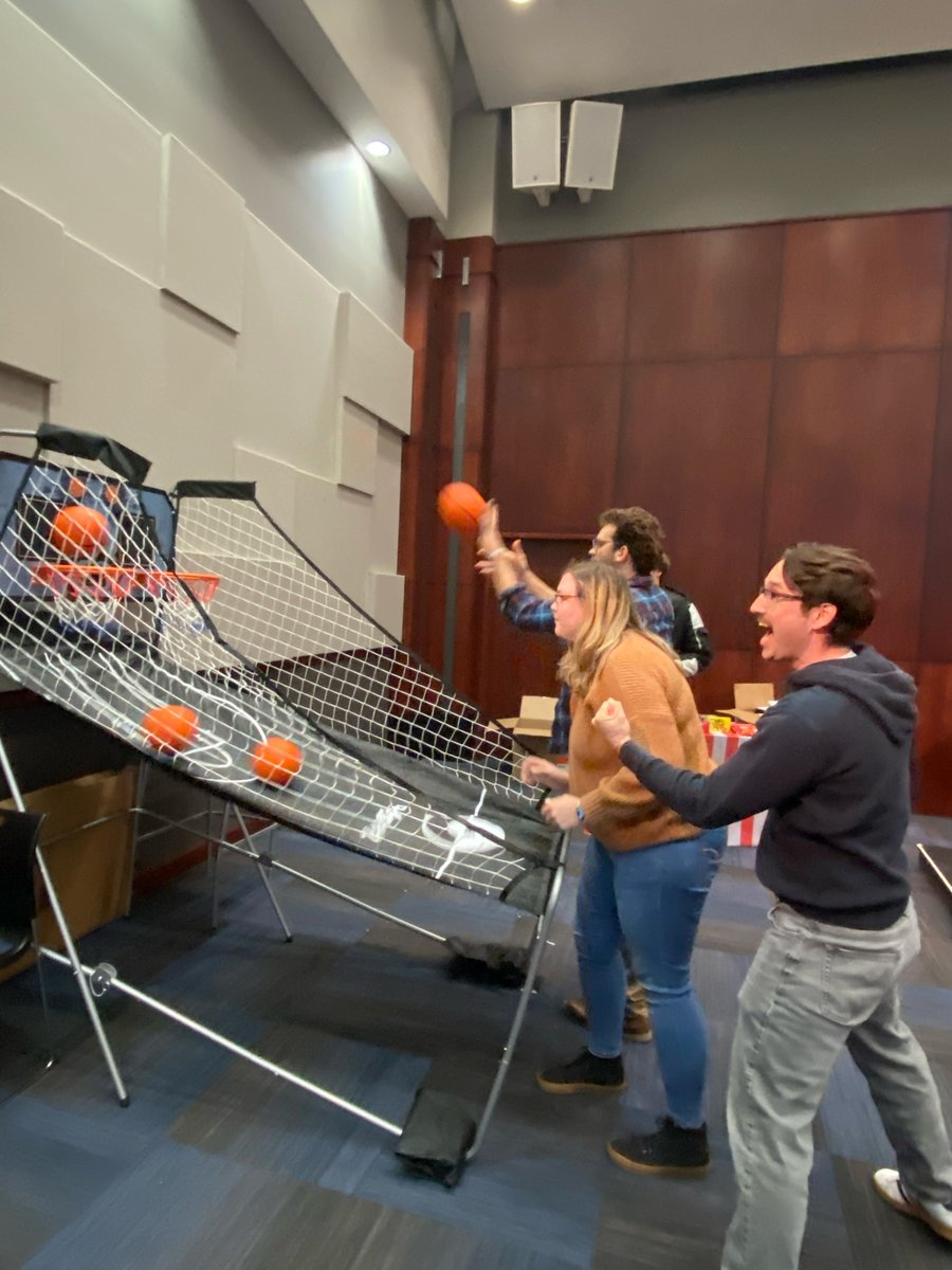 advisorsexcel's tweet photo. We are grateful for each of our employees! The best day for the best employees! Thank you to our awesome team at AE. You make the difference!
#OneAE #EmployeeAppreciationDay https://t.co/oece5UO9YP