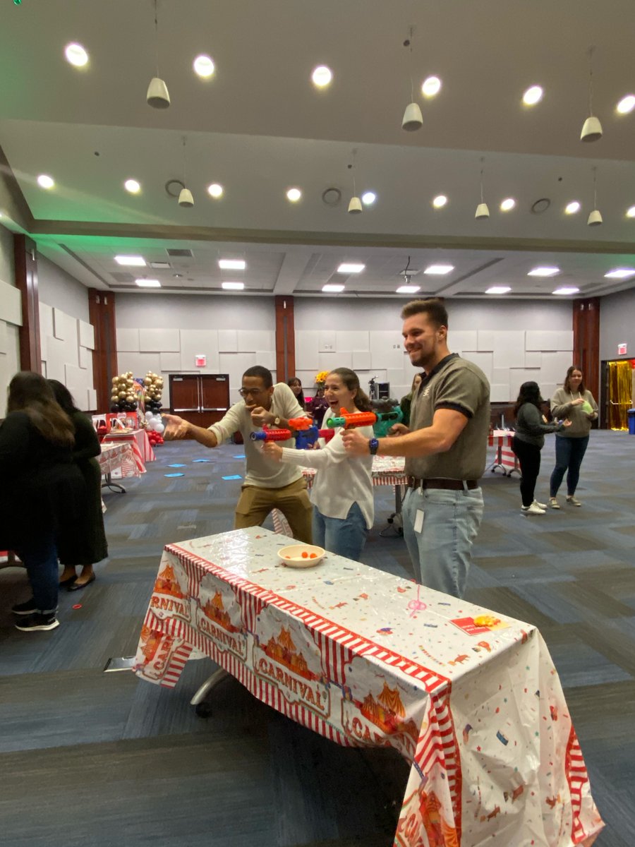 advisorsexcel's tweet photo. We are grateful for each of our employees! The best day for the best employees! Thank you to our awesome team at AE. You make the difference!
#OneAE #EmployeeAppreciationDay https://t.co/oece5UO9YP
