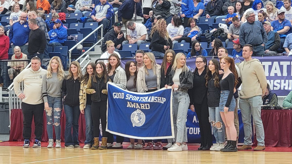 EasternMESports's tweet photo. Sportsmanship banner, Class A North girls- Mt. Blue #mesports #tourney2023 https://t.co/VkvSlWWaUC