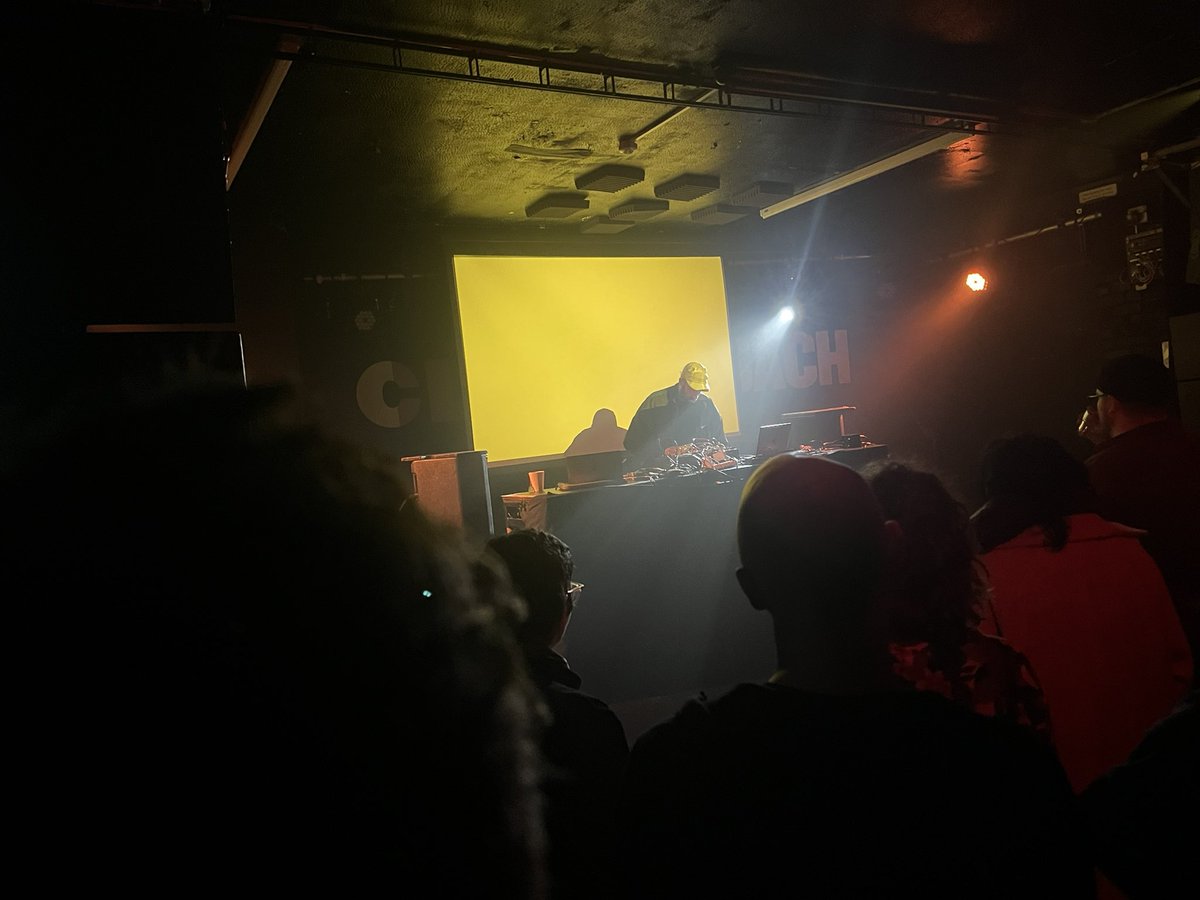 JustinYeahhhh's tweet photo. This was sooo good tonight #goldpanda #clwb #sogood https://t.co/rDvQk8c5f8