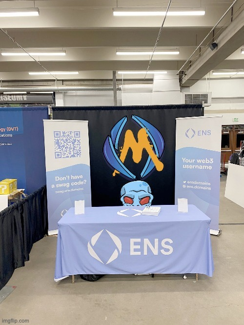 ficker_eth's tweet image. Check out the @ENSMaxisNFT booth @EthereumDenver!! It's going to be 🔥🔥🔥
#ENSMaxis #ENSMaxisNFT #ENS #ENSdomains