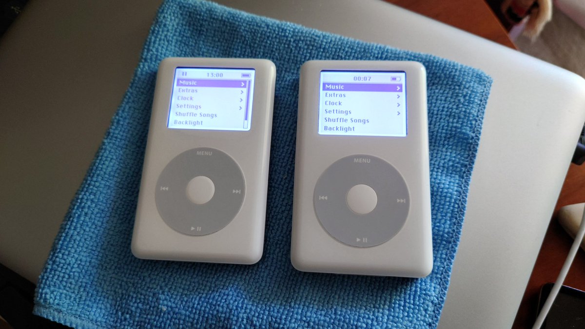 saiboltdragon's tweet photo. Returned the original 20g drive. The iflash makes the 40g feel like a new iPod. 
Also funny how the smaller 20g now weighs more than the 40g xD https://t.co/jt2Yc39MTn