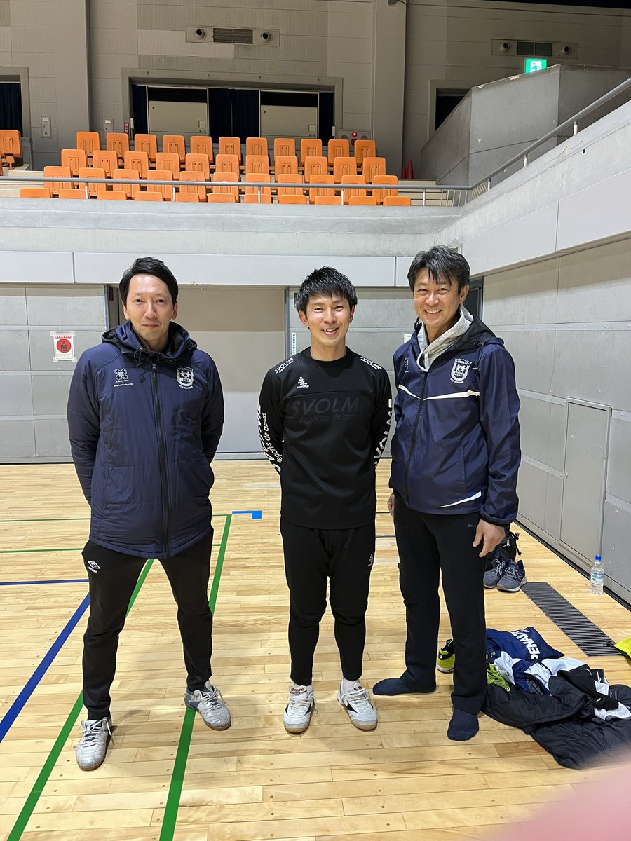 YoshihitoMiyata's tweet photo. #府中アスレティックFC と #府中市 との協働により、#郷土の森総合体育館 で開催している #フットサル教室 に参加させて頂きました。
指導経験豊富な2人のコーチが丁寧に優しく教えてくれます!
#宮田よしひと #フットサル
#svolme #mizuno #unitedfive
#スボルメ #ミズノ #モレリア https://t.co/0R910WllRy