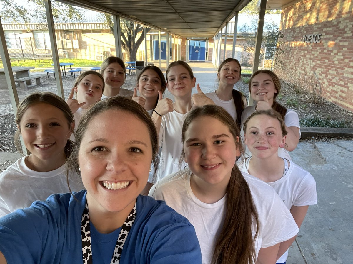 Task 2: Best of luck to these girls as they try out for RJH cheer! #RobinsonISD <a href="/RRLearners/">RRLearners</a> #RISDAmistad
