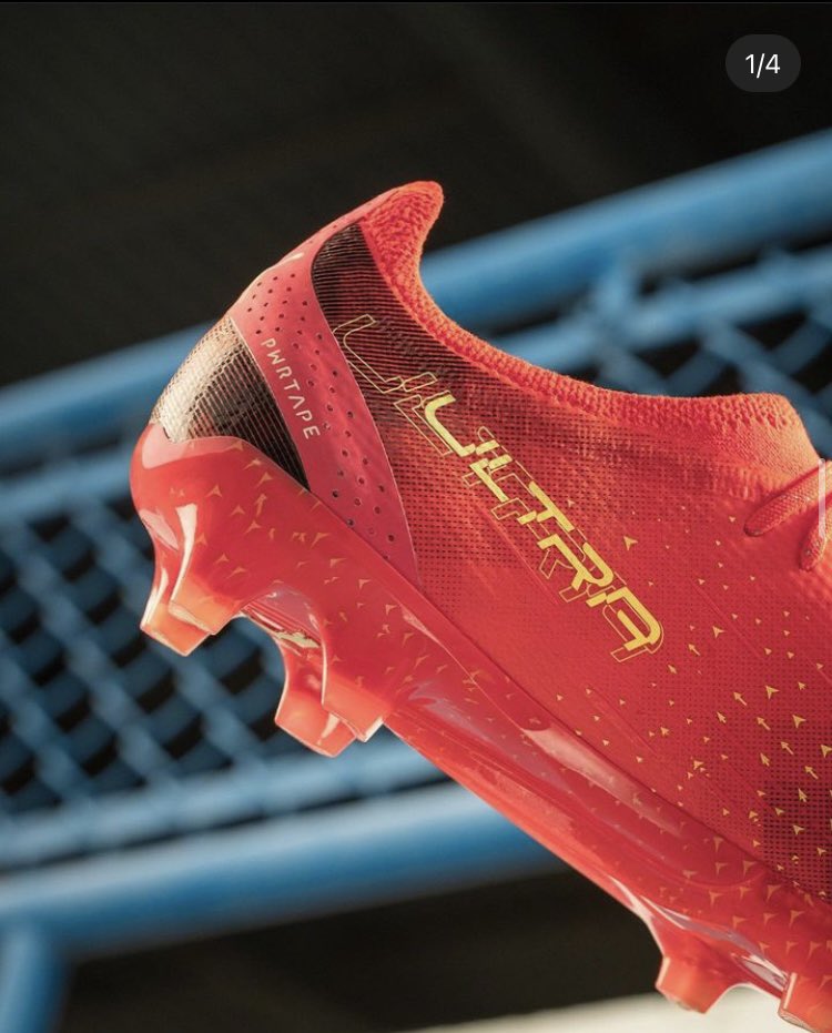 rorro_lombardi's tweet photo. Luego de aclarar todo, es momento del gran anuncio…..
He firmado un contrato de corto plazo con @PUMA. Ellos serán mis nuevos patrocinadores, quienes ya me hicieron entrega de mis nuevos botines. LES PRESENTO LAS NUEVAS PUMA ULTRA LOMBARDI EDITION❤️🖤. Ya están a la venta📈🔥 https://t.co/0qzOl6vEIw