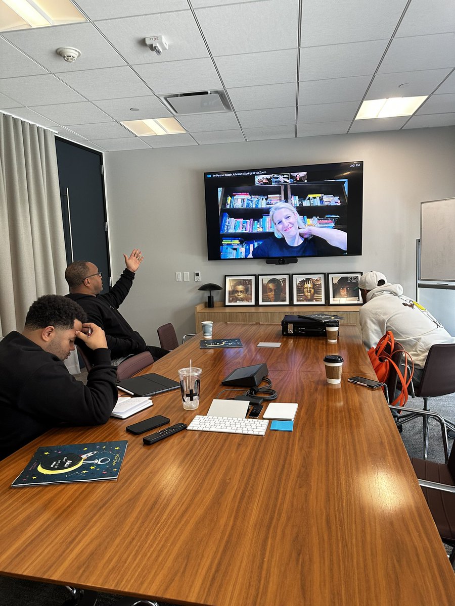 In the kitchen, cookin👨🏽‍🍳🧑🏾‍🚀🤞🏾
<a href="/makespringhill/">SpringHill</a> x <a href="/AkuDreams/">Aku 👨🏾‍🚀 Akutars</a>