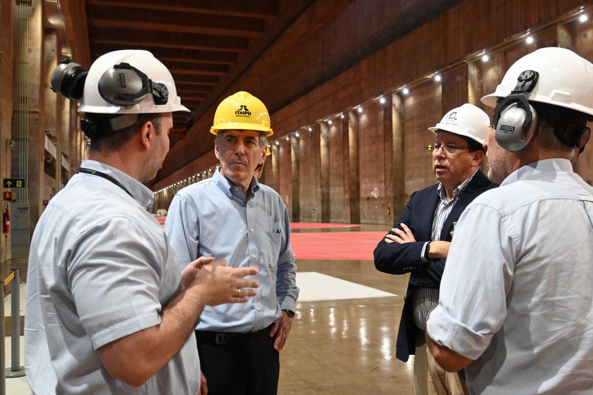 DavidRutley's tweet photo. Paraguay 🇵🇾 is a global leader in clean energy with 100% of its supply is hydroelectric. And nearly 90% percent of electricity generated is exported. 

Fascinating visit to @ItaipuParaguay. Huge opportunity to develop green hydrogen with 🇬🇧 based @atomeenergy leading the charge. https://t.co/dbqK5UOAuq