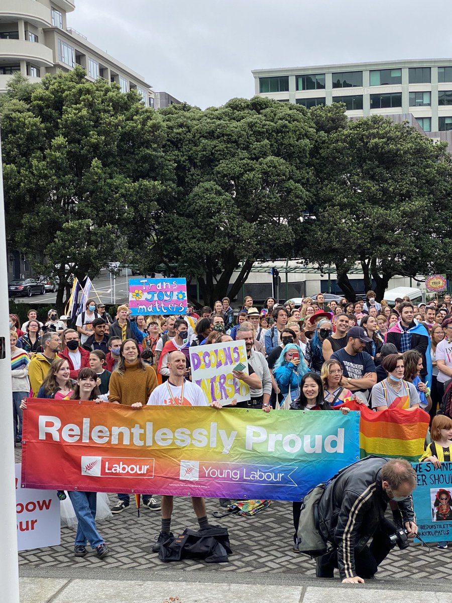 MarjaLubeck's tweet photo. Great Wellington #Pride hīkoi and seeing my Youth MP Willow raise the Trans Pride flag 🏳️‍⚧️
Proud to stand next to our first ever Rainbow Minister of Health @drayeshaverrall Sending a message of love, support and affirmation to all in the rainbow communities. @NgobiTerisa @nzlabour https://t.co/gBLCiqAlVM