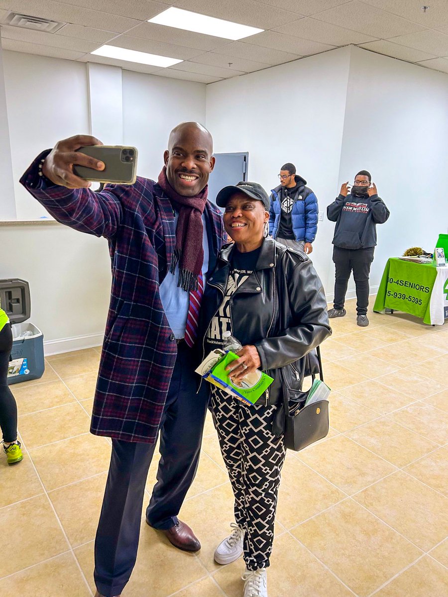 DerekGreenPHL's tweet photo. Today, I stopped by @IncNomo’s grand opening of their new West Philly facility. 

Each NoMo space provides community members with career readiness training, leadership development, and a safe place to spend time. https://t.co/Gie9MwMT15
