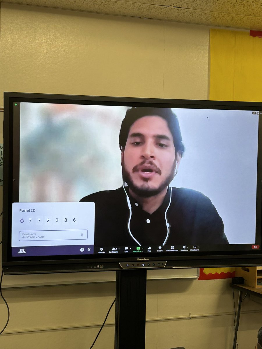 6th graders @YorbitaCheetah welcomed a guest reader from the National Institute of Health live from Bethesda, Maryland via zoom. Carlo a product of @RowlandSchools shared an excerpt from his favorite Science Fiction book and connected it to his work as a Scientist. #WeAreRUSD