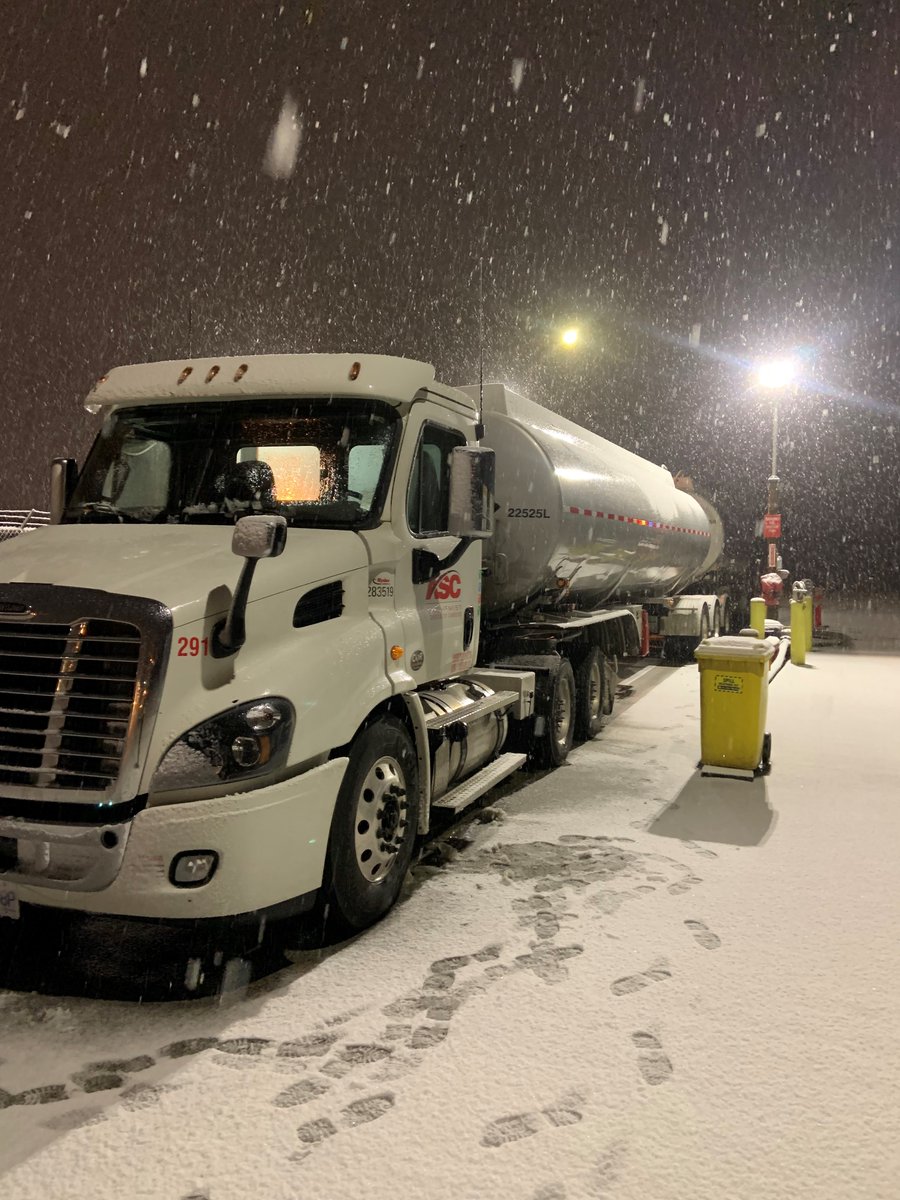 IncAlchemist's tweet photo. Committed to Customer service in any condition.... #alchemist #trucking #tanker #jetfuel https://t.co/hb3lEfGI01