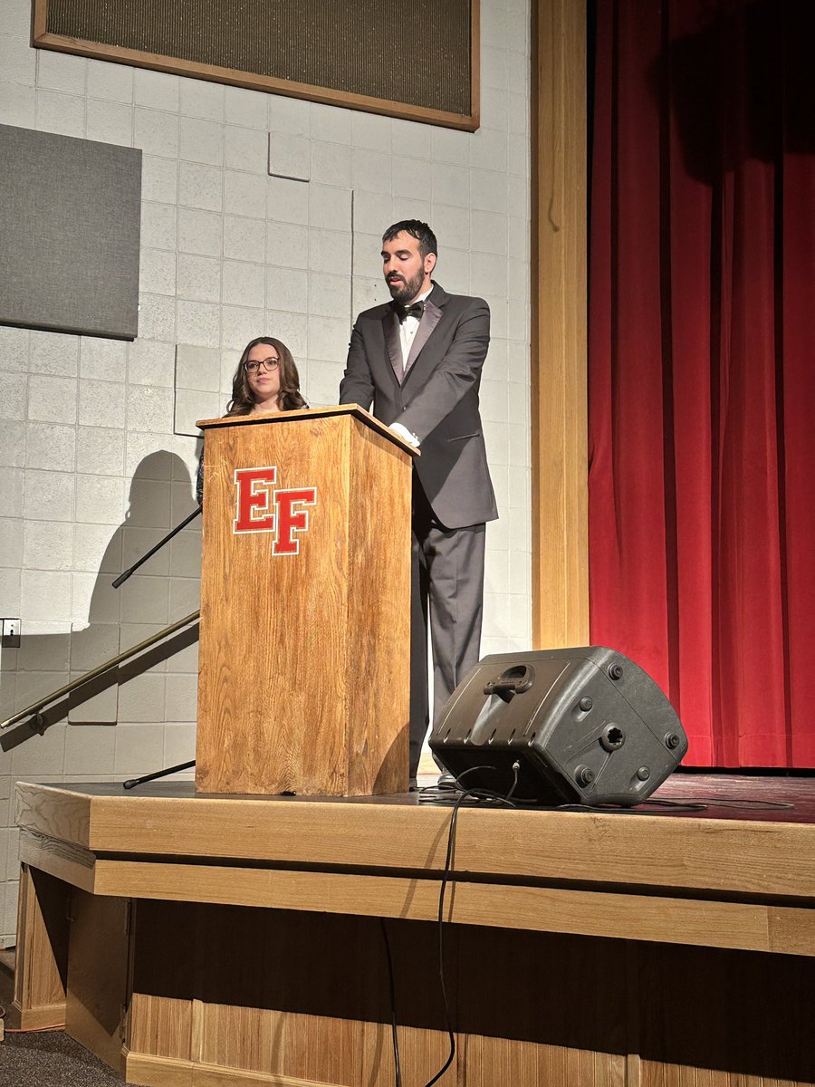 Thrilled to watch the first musical at the EFMS in 10 years! ❤️🖤 #10MinuteMusicals