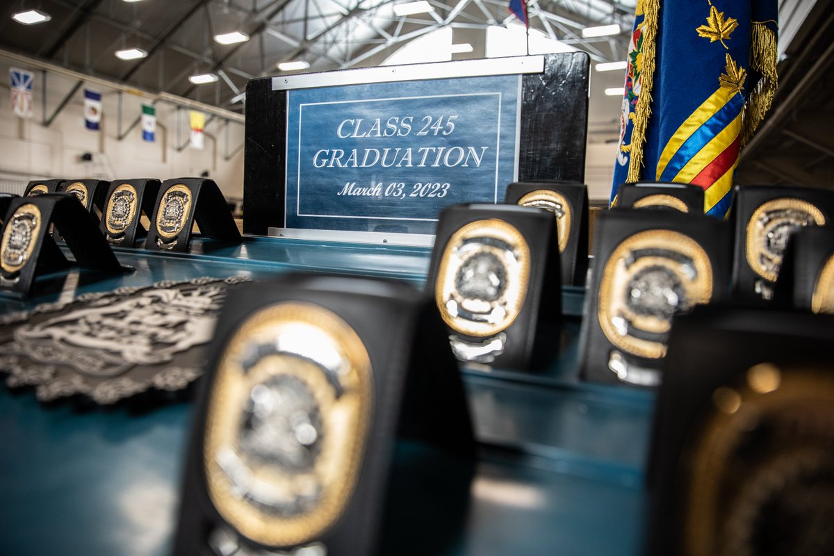 CalgaryPolice's tweet photo. Today, we celebrated our first graduation of 2023 by welcoming 22 new police officers from Class 245.

Next week, these officers will join our districts across #YYC to begin their honourable careers serving and protecting Calgarians.

Congratulations Class 245! https://t.co/dbaz8cd5Pp