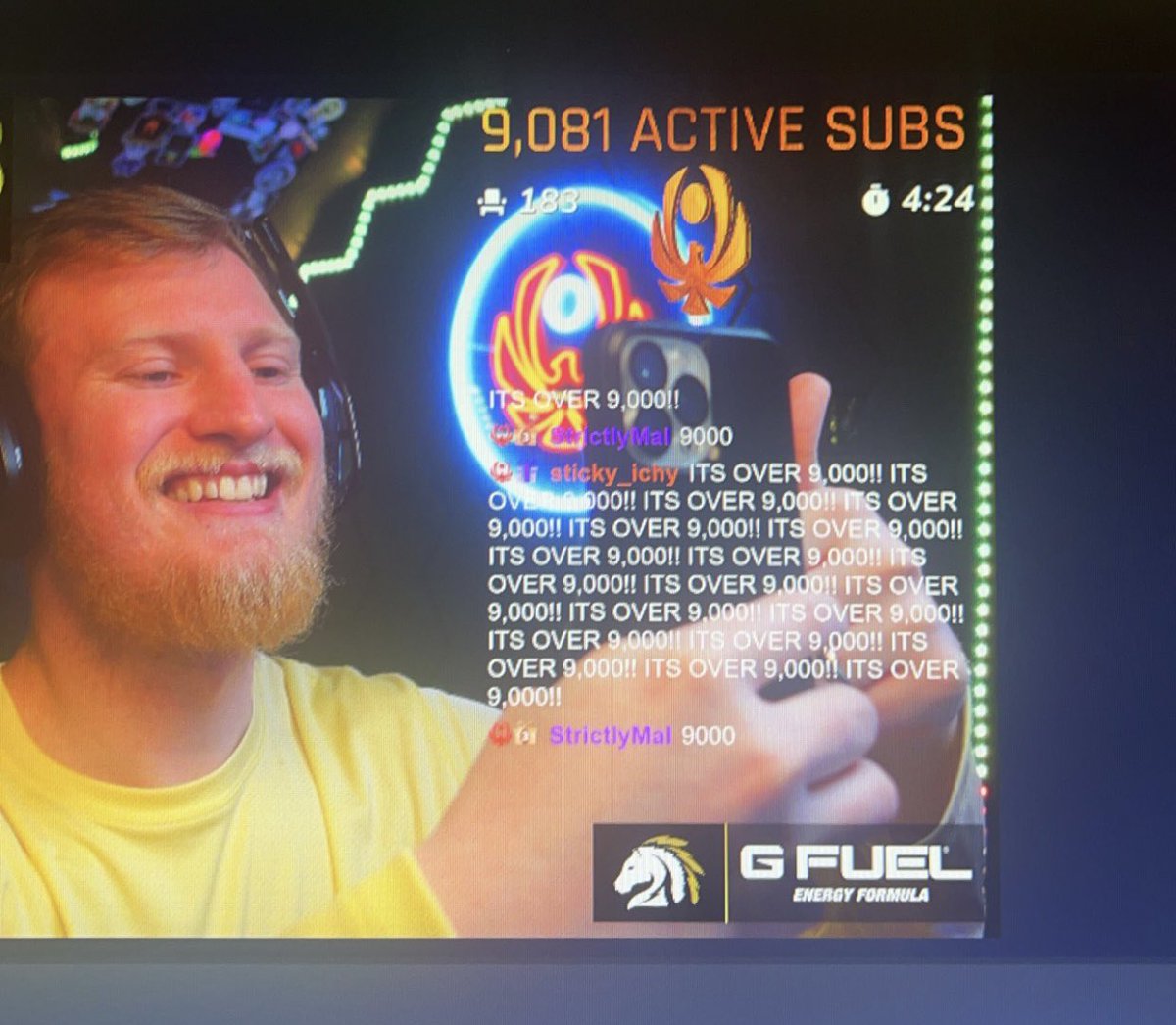 CroweGamingg's tweet photo. We just smashed 9,000 active subscribers. Crowe Fam is literally built different. I’m shaking. 

-
-

Now time to shave the head. https://t.co/7k0hOGIlJ2