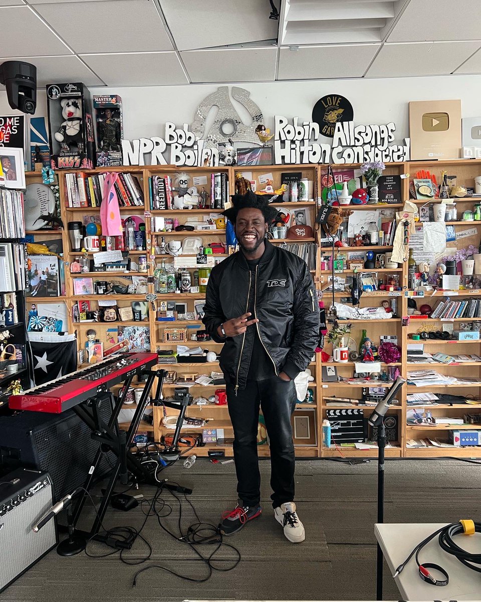 Only1BassGod's tweet photo. @abdashsoul 🙏🏾‼️🔥 
#TinyDesk https://t.co/Arh8ZJvyhn