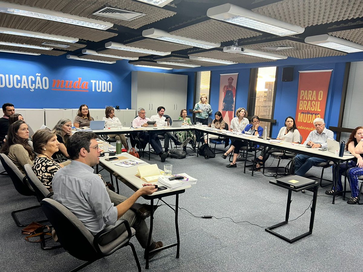 AleArratiaM's tweet photo. Gran semana de aprendizajes en Sao Paulo. Mil gracias Instituto Natura por el apoyo para impulsar políticas educativas integrales en la región. 💪🏽
#2020Presente, porque sólo a través de la educación podemos construir un país más justo y humano. #UnaNuevaEducaciónParaunNuevoChile! https://t.co/rFLwDWhktJ