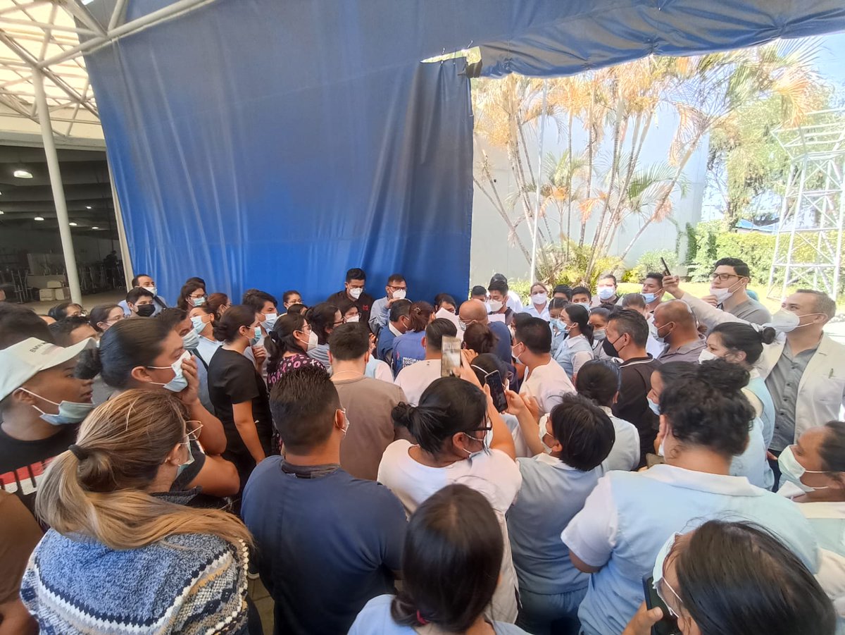 Factor4_GT's tweet photo. 📢Los trabajadores del antiguo Hospital Temporal Parque de la Industria denuncian que su traslado al Hospital de Referencia Nacional de Enfermedades Respiratorias implica una disminución de incluso el 50% en los honorarios percibidos por todo el personal. https://t.co/4zKXwQHcqZ