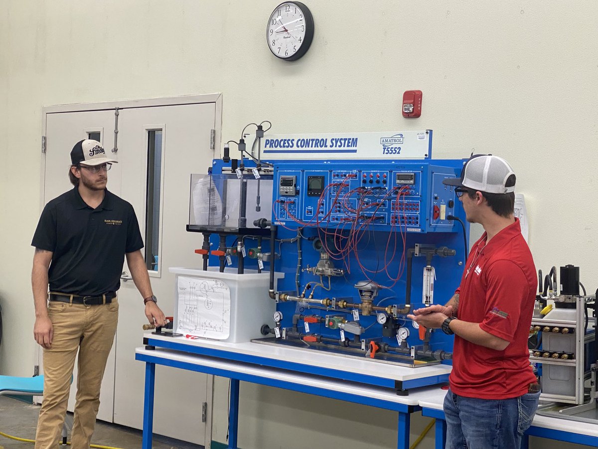 NunezChancellor's tweet photo. Engaging with our industry partners and listening to presentations by our Mechatronics students and talking with them about their experience and aspirations was a perfect end to the week @Nunez_CC! #PowerfulMission #PowerfulPartners https://t.co/NTZgax1eld