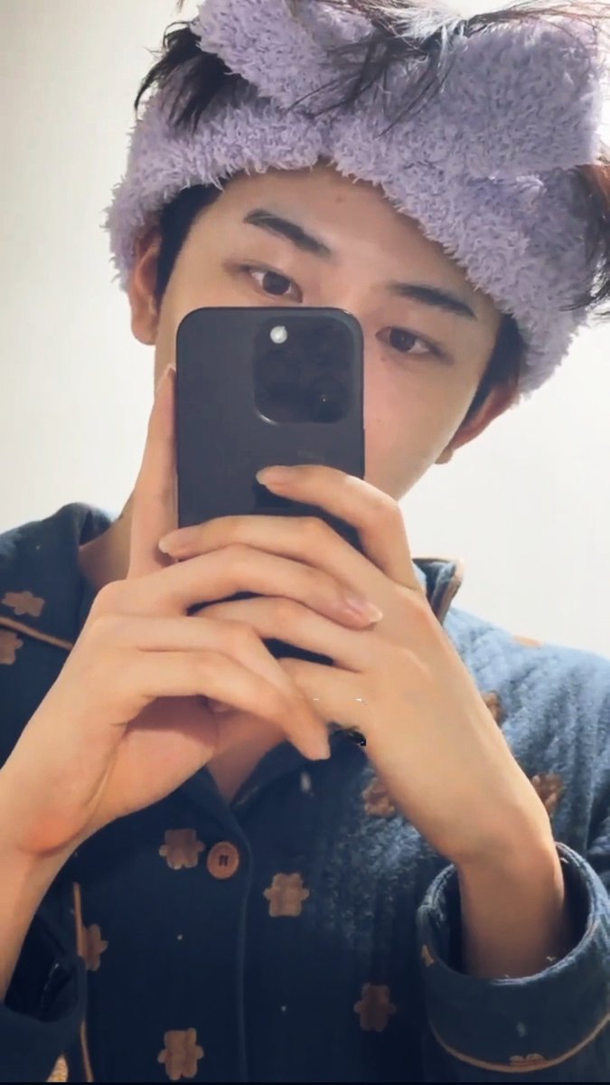 🤍🤍
#Junghyun 🌹🌹
Take care baby boy 👶 ♥️