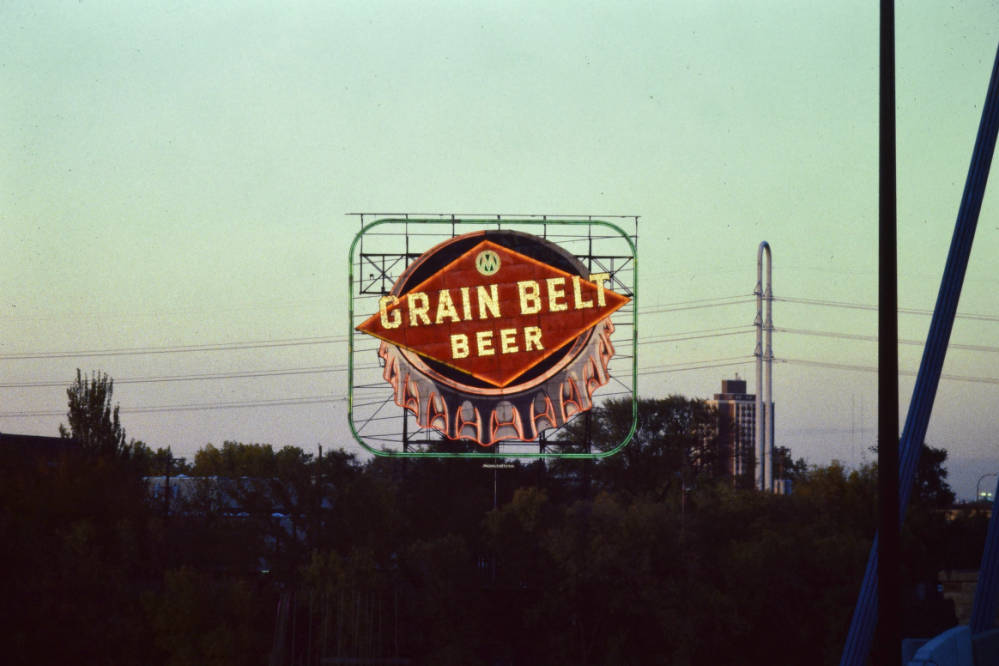 MplsPhotoBot's tweet photo. Grain Belt Beer Sign
Source: Hennepin County Library https://t.co/Sz6SUQ43wH
