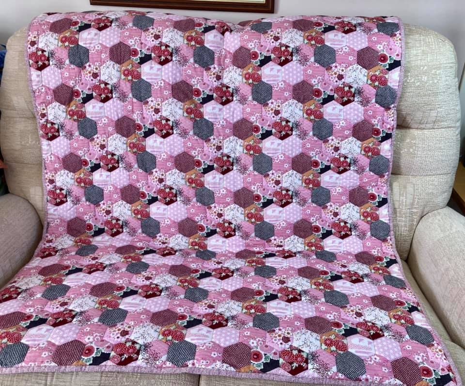 QuiltsforDreams's tweet photo. Excited to share the latest addition to my #etsy shop: Patchwork effect pink fleece and cotton quilt blanket, lap quilt, Baby girl gift, Gifts for gran, Snuggle blanket, Shabby chic, Handmade https://t.co/GMIPOVAUzU #pink #polyester #quiltedthrow #prettypinkquilt #gift https://t.co/zQ5CzwdiMD