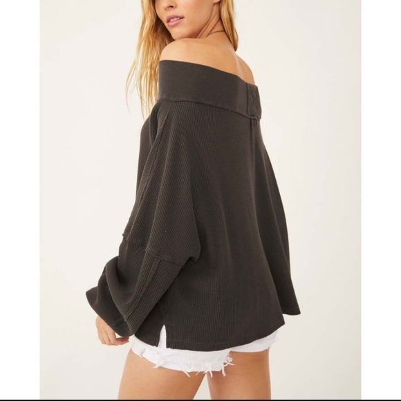 So good I had to share! Check out all the items I'm loving on <a href="/Poshmarkapp/">Poshmark</a> from <a href="/Jumelle301/">Jumelle30</a> #poshmark #fashion #style #shopmycloset #cabi #toryburch #freepeople: posh.mk/oXCu35aDSxb