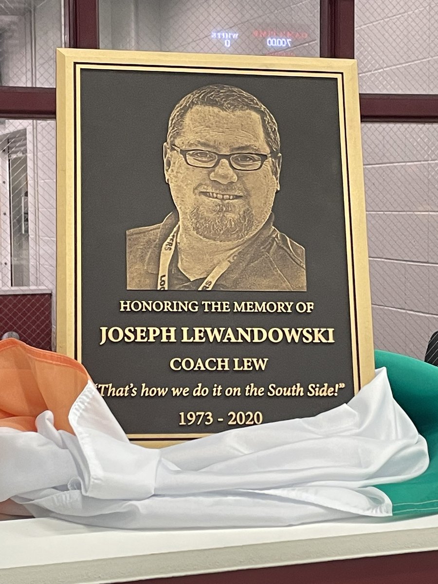 MattJBartley's tweet photo. Lew’s Legacy continues strong. Great job by Coach Sanderson and the rest of the Lockport Waterpolo Staff honoring such an amazing person and friend to so many of us at the annual LTHS- Lew’s Legacy WaterPolo Maroon &amp; White Night. #BestTogether https://t.co/QonlOhnFme
