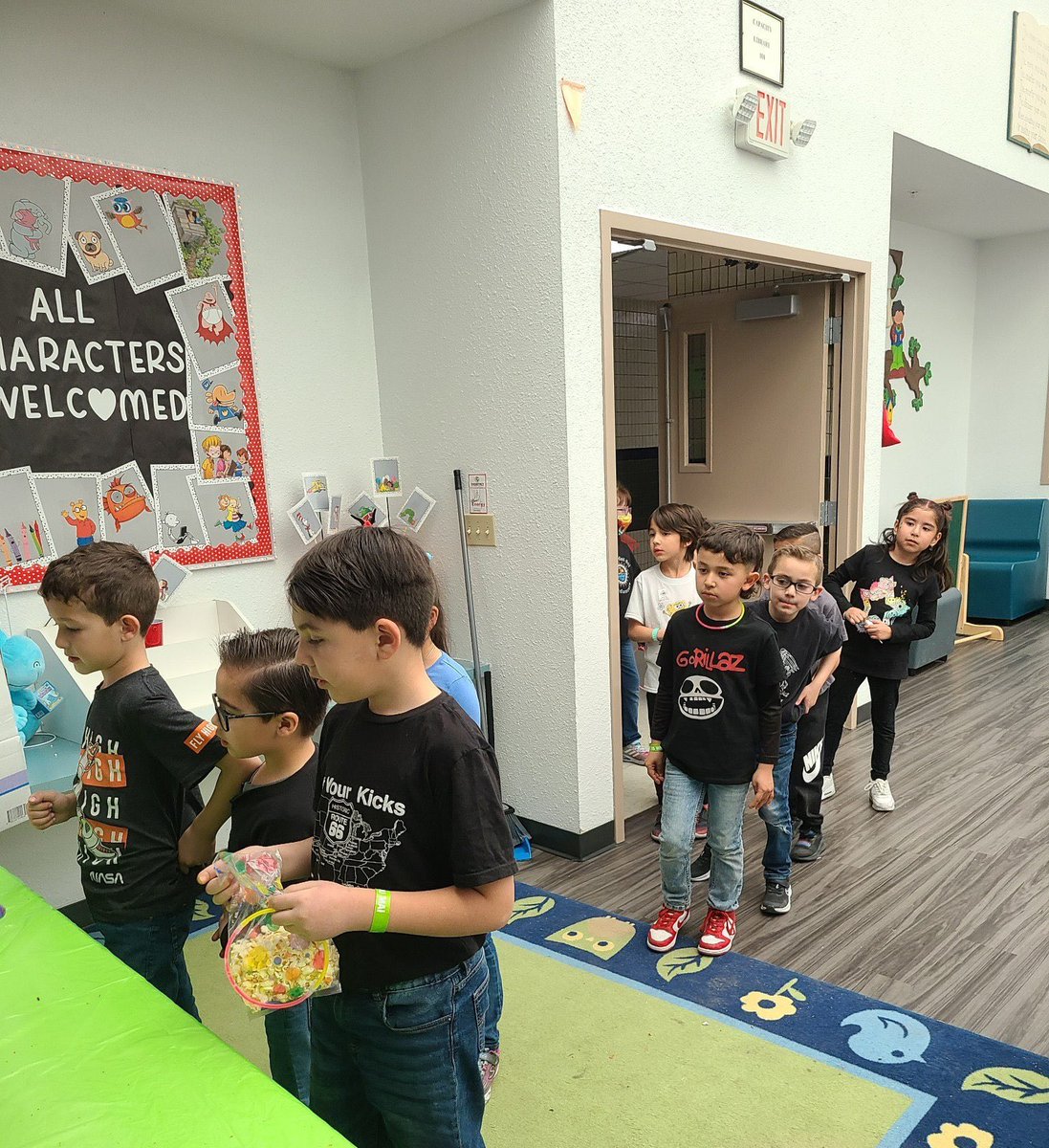 Rcastañeda_TDS Library 📚 (@tds_library) on Twitter photo Thank you to <a href="/pto_tierra/">Tierra del Sol PTO</a> for sponsoring our February Reading Challenge Popcorn 🍿 Extravaganza! The mix-ins made our kids “Pop” with joy! <a href="/TierraDelSol_ES/">Monica Triplett</a> @Jones_YISD <a href="/YISDLibServices/">YISD Library Services</a> ❤️🍿📚 Thank you to <a href="/pto_tierra/">Tierra del Sol PTO</a> for sponsoring our February Reading Challenge Popcorn 🍿 Extravaganza! The mix-ins made our kids “Pop” with joy! <a href="/TierraDelSol_ES/">Monica Triplett</a> @Jones_YISD <a href="/YISDLibServices/">YISD Library Services</a> ❤️🍿📚
