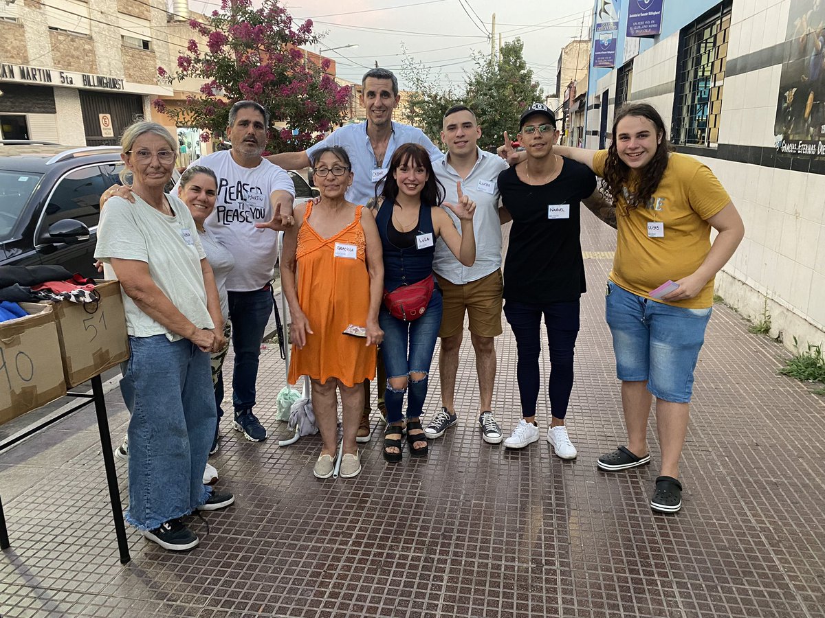 UCEDEsanmartin's tweet photo. ROPERO MÓVIL! UN ÉXITO ✅

Gracias a todos los vecinos del barrio de Billinghurst que nos acompañaron 🥰💙

@jlespert @BontempoHugo https://t.co/YZUptkzv9u