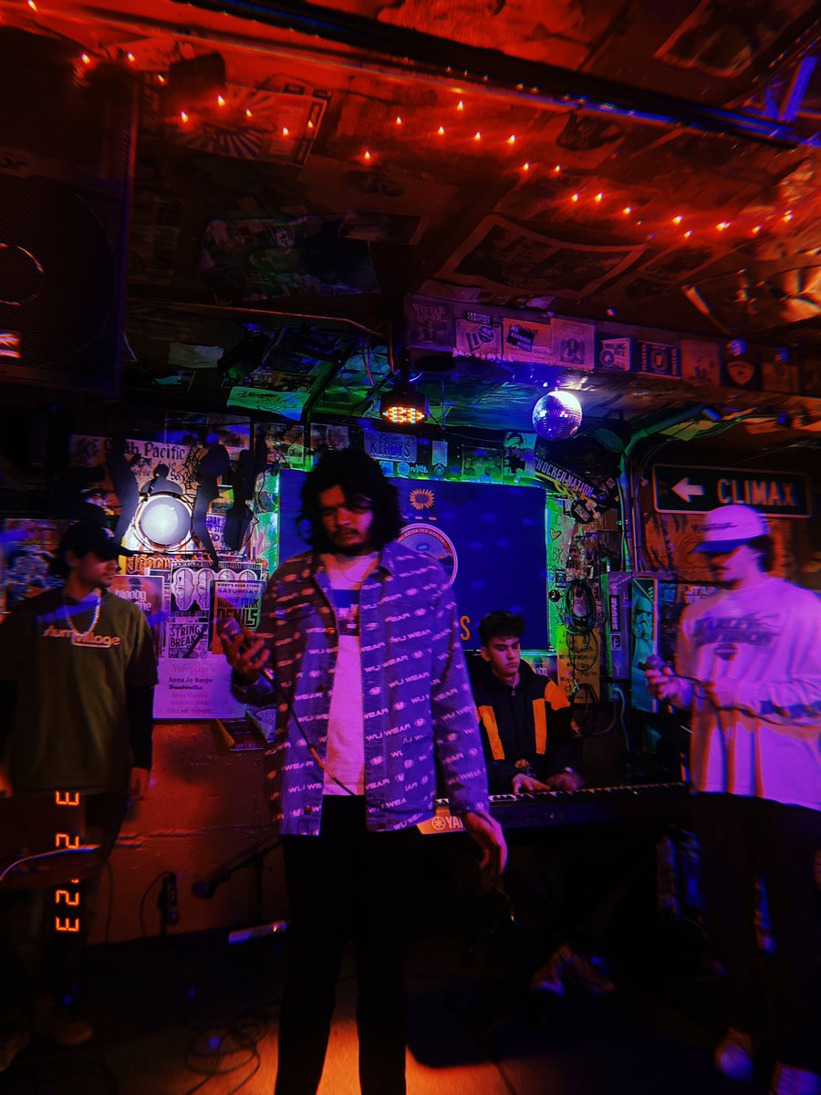 lmmadiis's tweet photo. Thank you @noservicehq for a really great show last night!! Excited for the plans y’all have ahead!  #noservice #kirbys #iminlovewithfletcher https://t.co/z2NI1ukoql