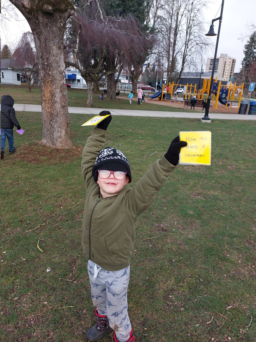 TammySiganakis's tweet photo. For our #outdooreducation walk, I read the story "Snowballs" and then the students hid cards and then went searching for others in order to sequence how to build a snowman. @Alexander__Elem @AbbotsfordSD #abbyschools #meltedsnow https://t.co/T5fG0qgglf