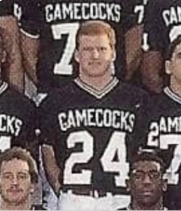 keithglenn42's tweet photo. #AlexMurdagh surpasses #GeorgeRogers as most famous Gamecock football player #SpursUp https://t.co/TY7FHYHUQR