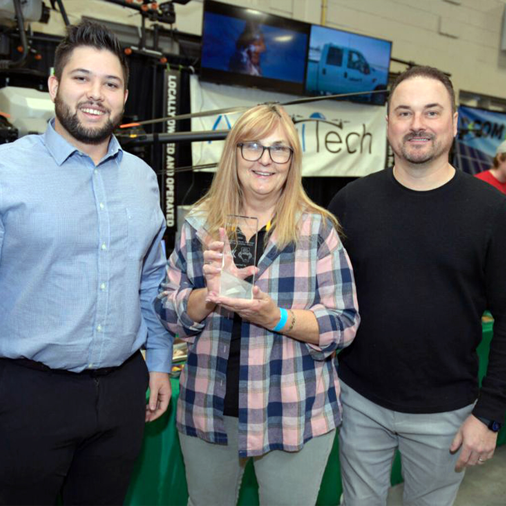 TerraExcelUAV's tweet image. Congratulations to @AerialTech1 on the Meridian OneCap Exhibitor Award, in the category of Most Innovative Booth!

What a great three days spent with good friends, surrounded by agriculture technologies and advancements!
#AerialTech #award #agexpo #lethbridge #TerrasReseller