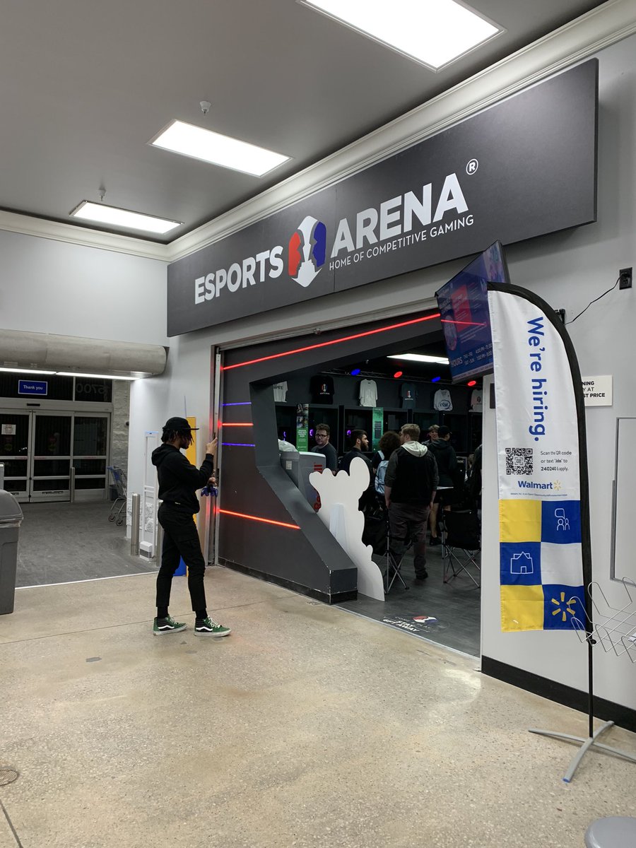 CasperSSBM's tweet photo. Just got to my first local in Kansas this is actually insane lmaooo I love it https://t.co/nt2zQajFLN