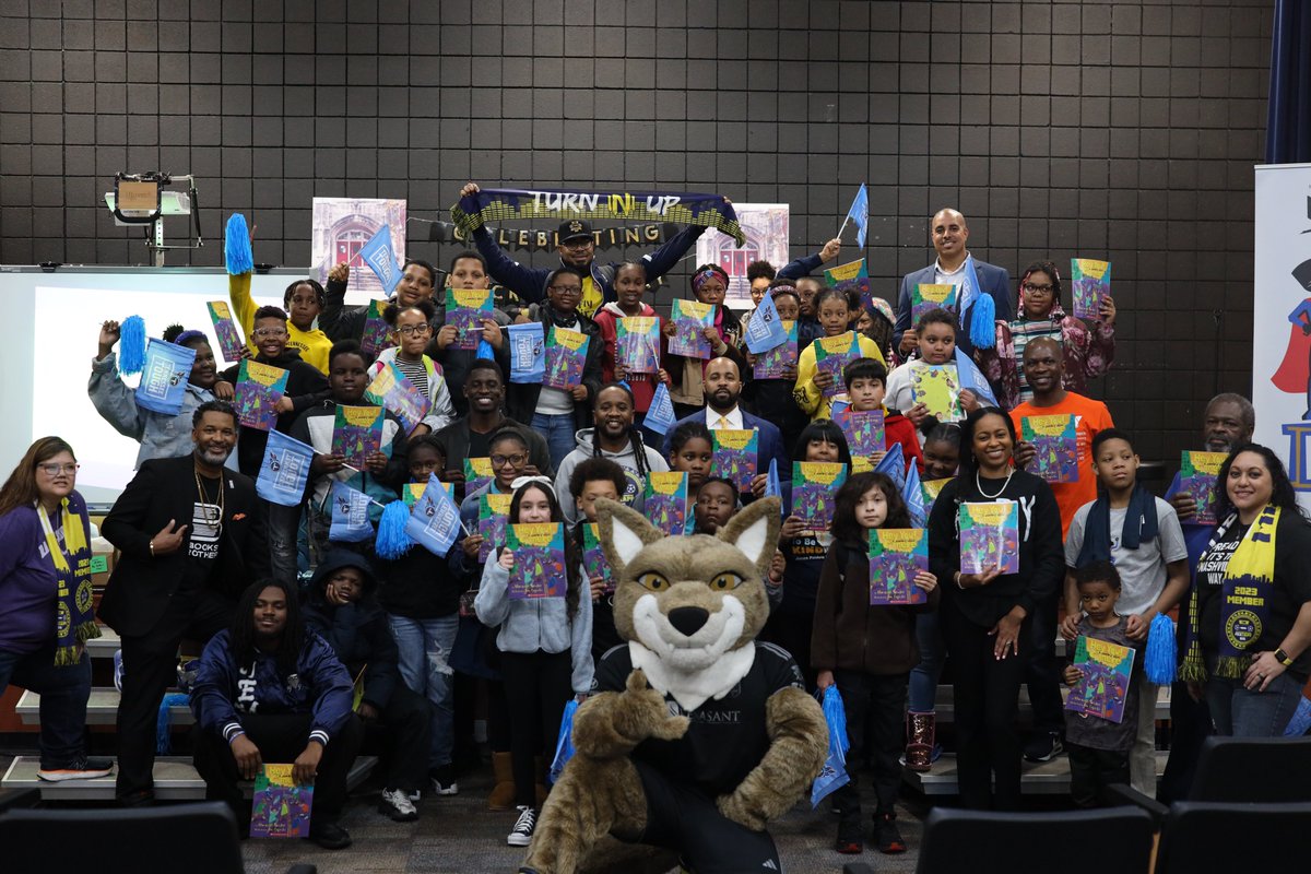 ashfordhughes's tweet photo. This morning's #IReadILead Literacy pep rally @JonesPaideia was truly LIT!! Shout out to @NashvilleSC @mixtape615 @UWNashville for your continued partnership w/@MetroSchools. Reading should always be celebrated. Congrats to our scholars for continuing to make positive progress. https://t.co/JLBrGX1klN