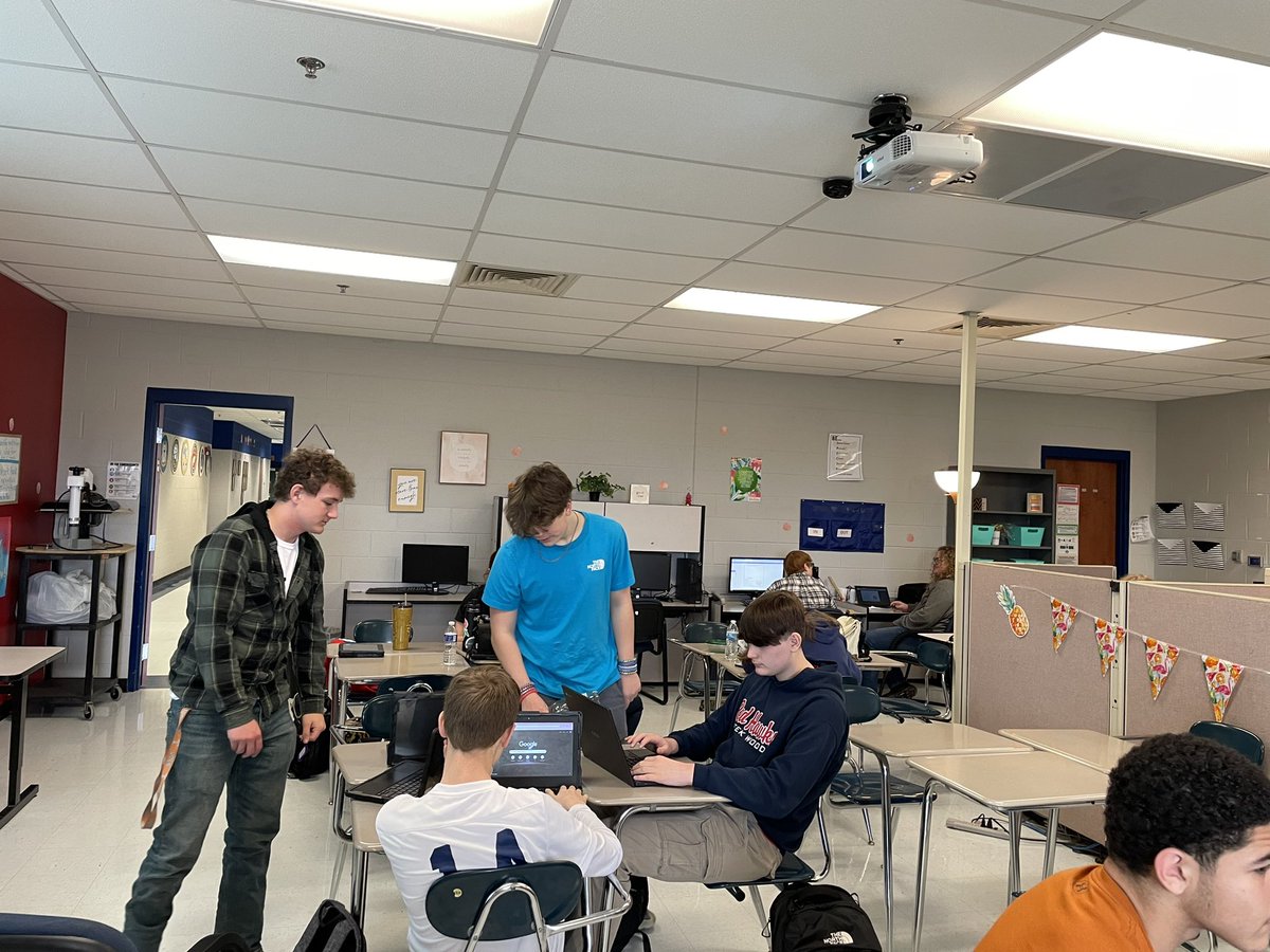 BusinessCWHS's tweet photo. Intro to Business students are currently working on Shark Tank inventions! 🦈
#sharktank #futurebusinessleadersofamerica https://t.co/sfwyHJCD9D